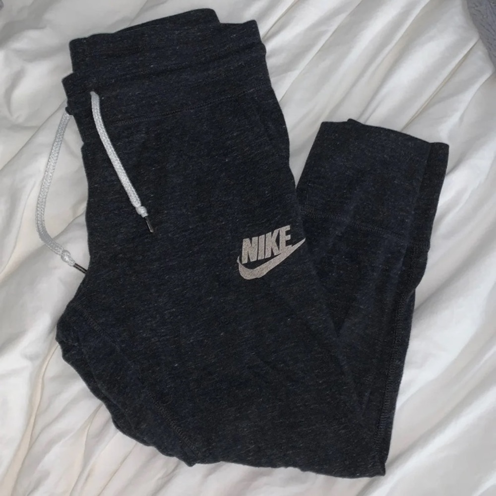 nike joggers